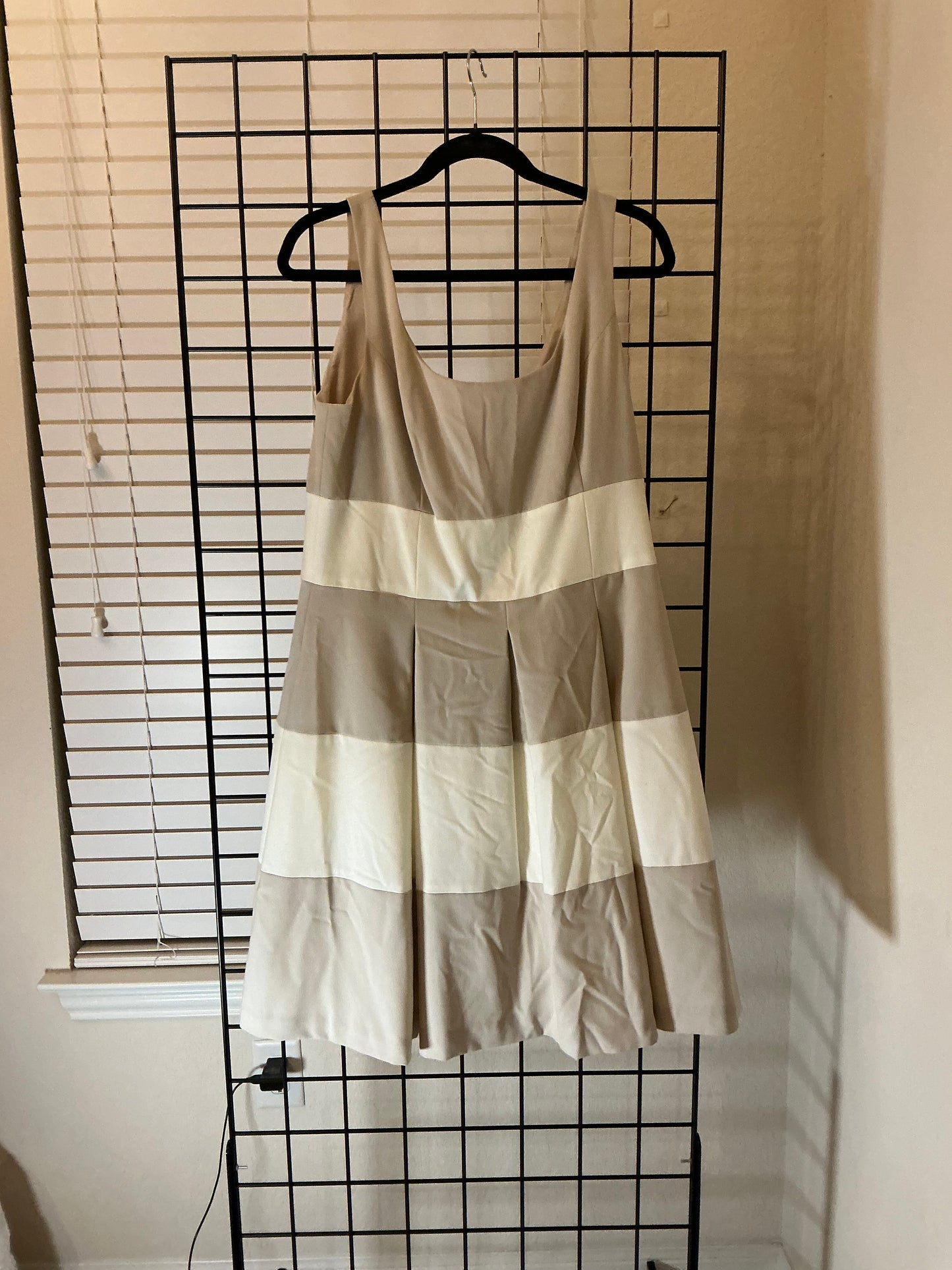 Lauren Ralph Lauren Taupe & Cream Fit-and-Flare Dress – Size 14