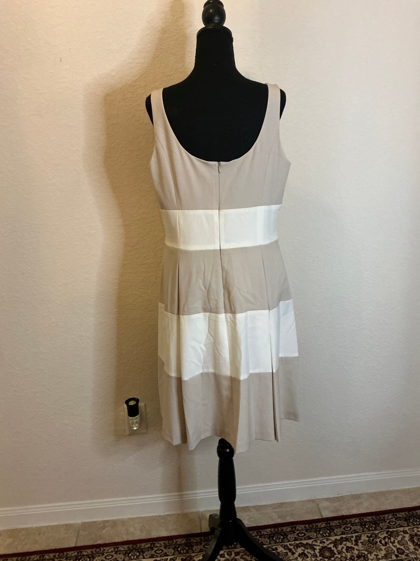 Lauren Ralph Lauren Taupe & Cream Fit-and-Flare Dress – Size 14