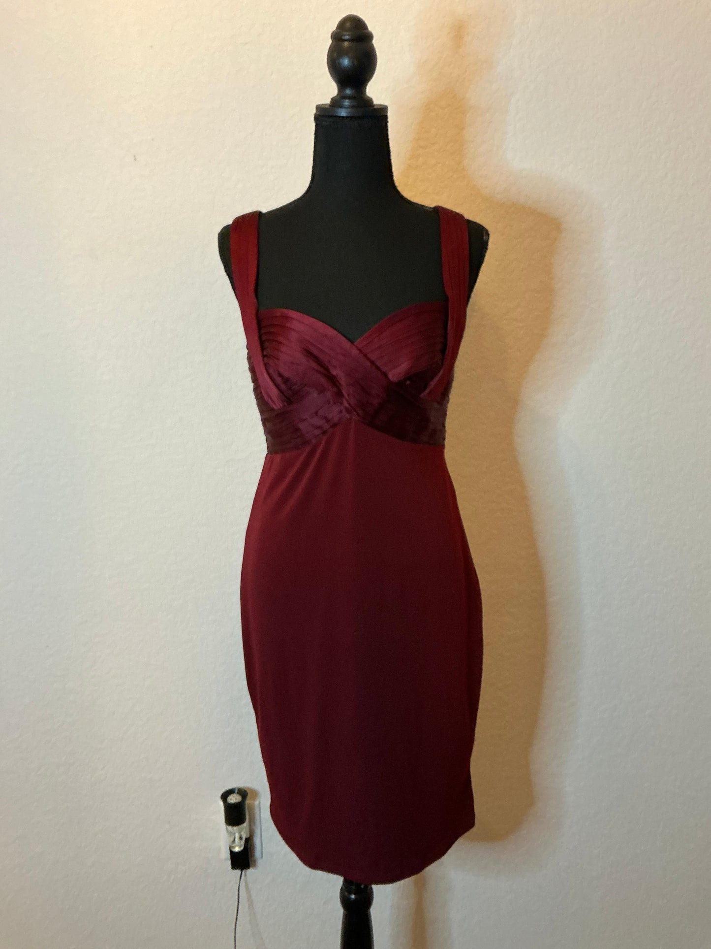 Laundry by Shelli Segal Burgundy Silk Insert Cocktail Dress – Size 6