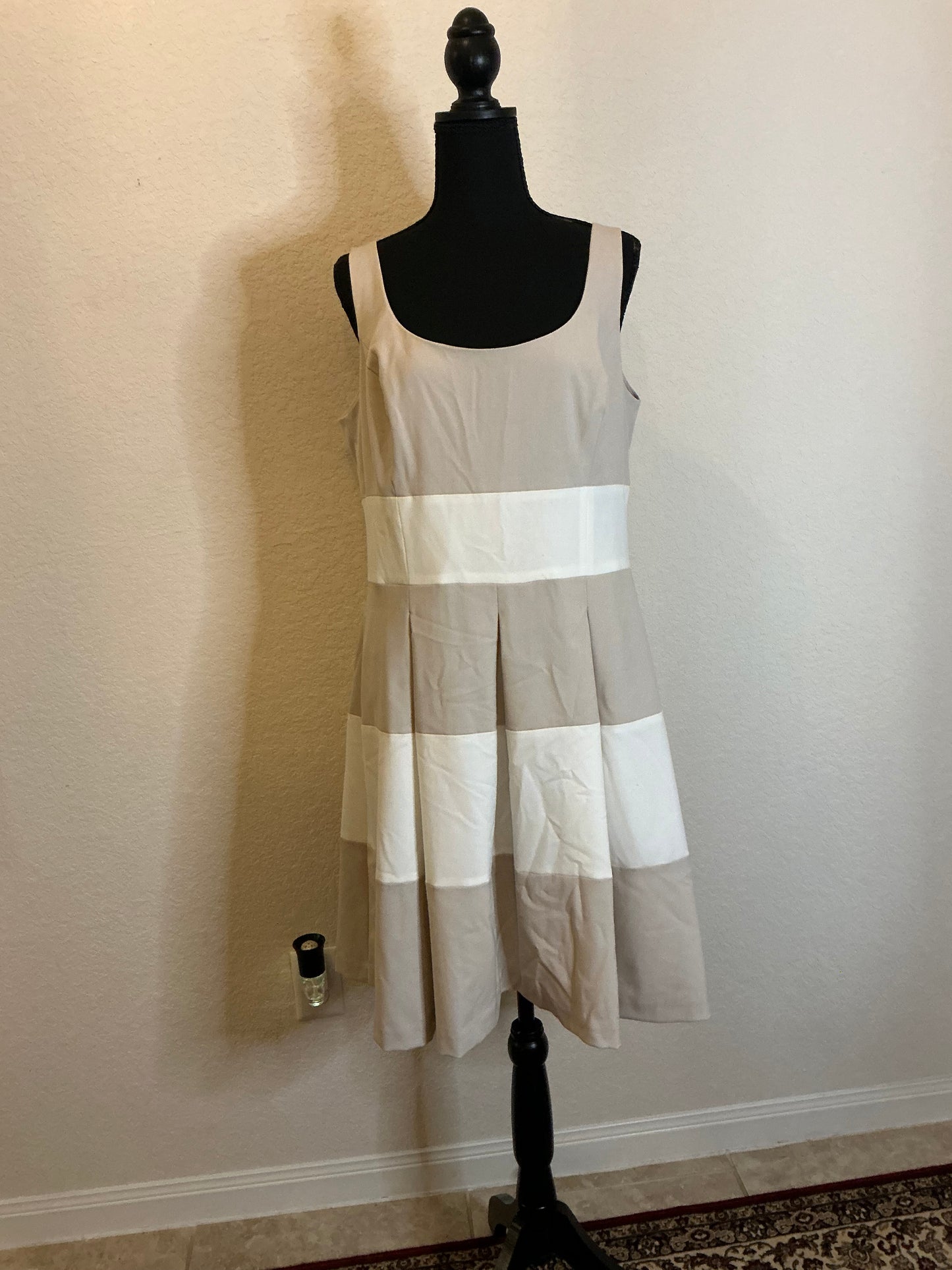 Lauren Ralph Lauren Taupe & Cream Fit-and-Flare Dress – Size 14