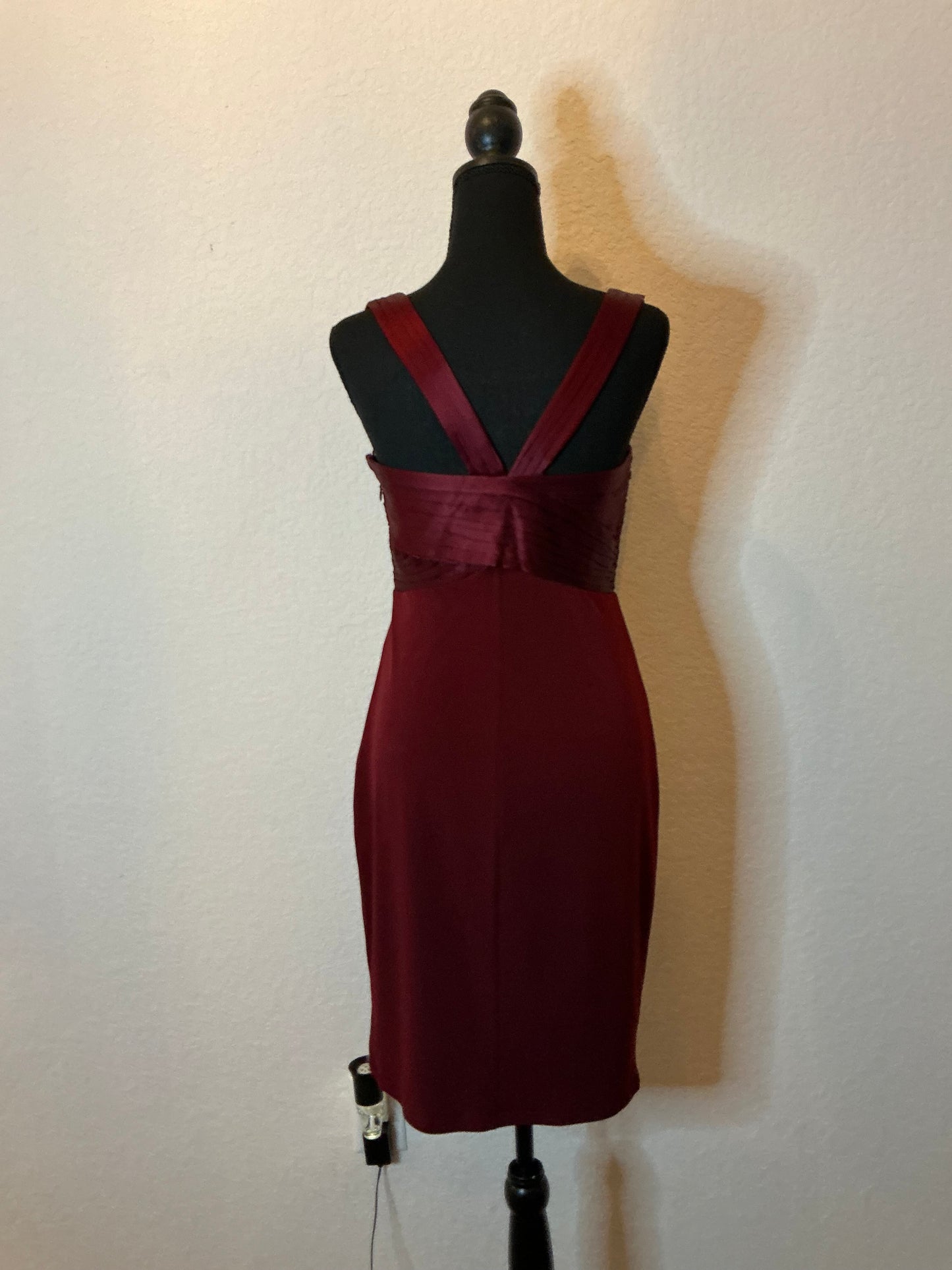 Laundry by Shelli Segal Burgundy Silk Insert Cocktail Dress – Size 6