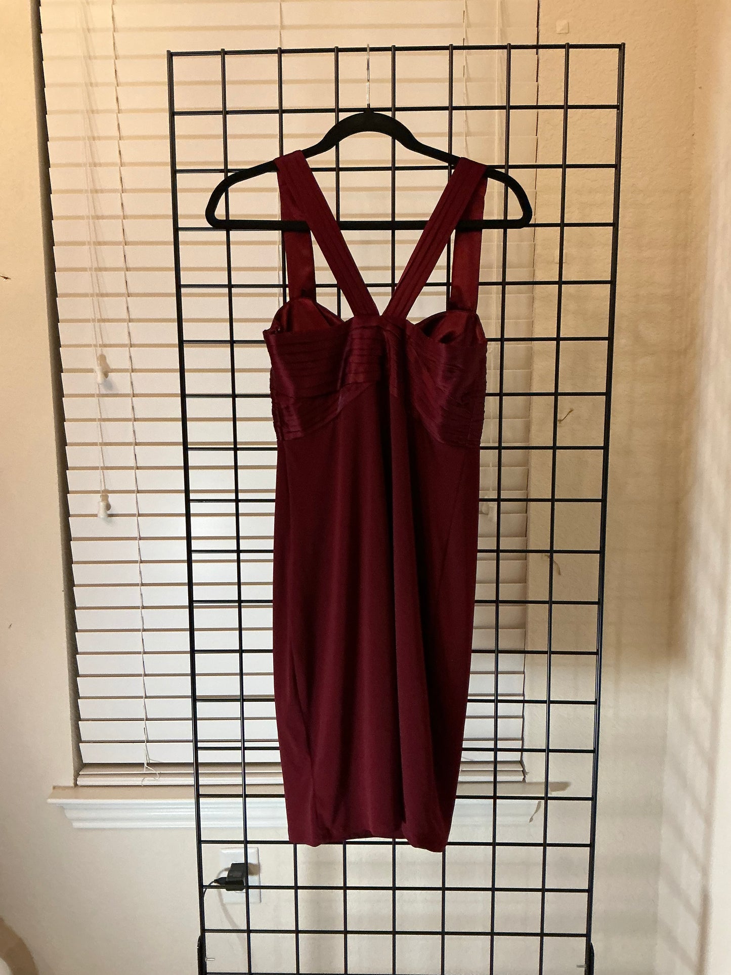 Laundry by Shelli Segal Burgundy Silk Insert Cocktail Dress – Size 6