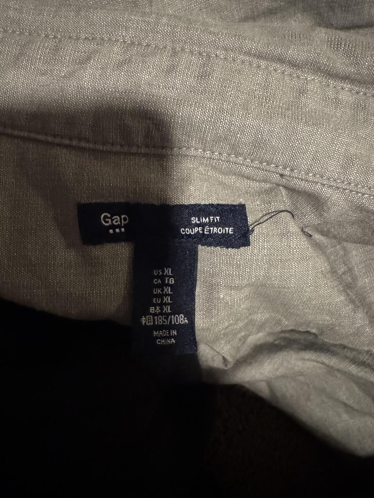 Gap Gray Long Sleeve Button-Down Shirt